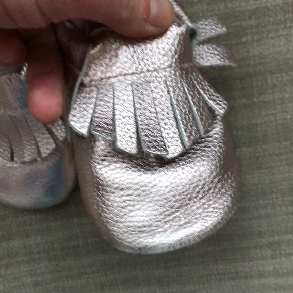 BOGO Slippers - semi hard sole, fringe detail, faux leather - pink - size 5 - Picture 2 of 6